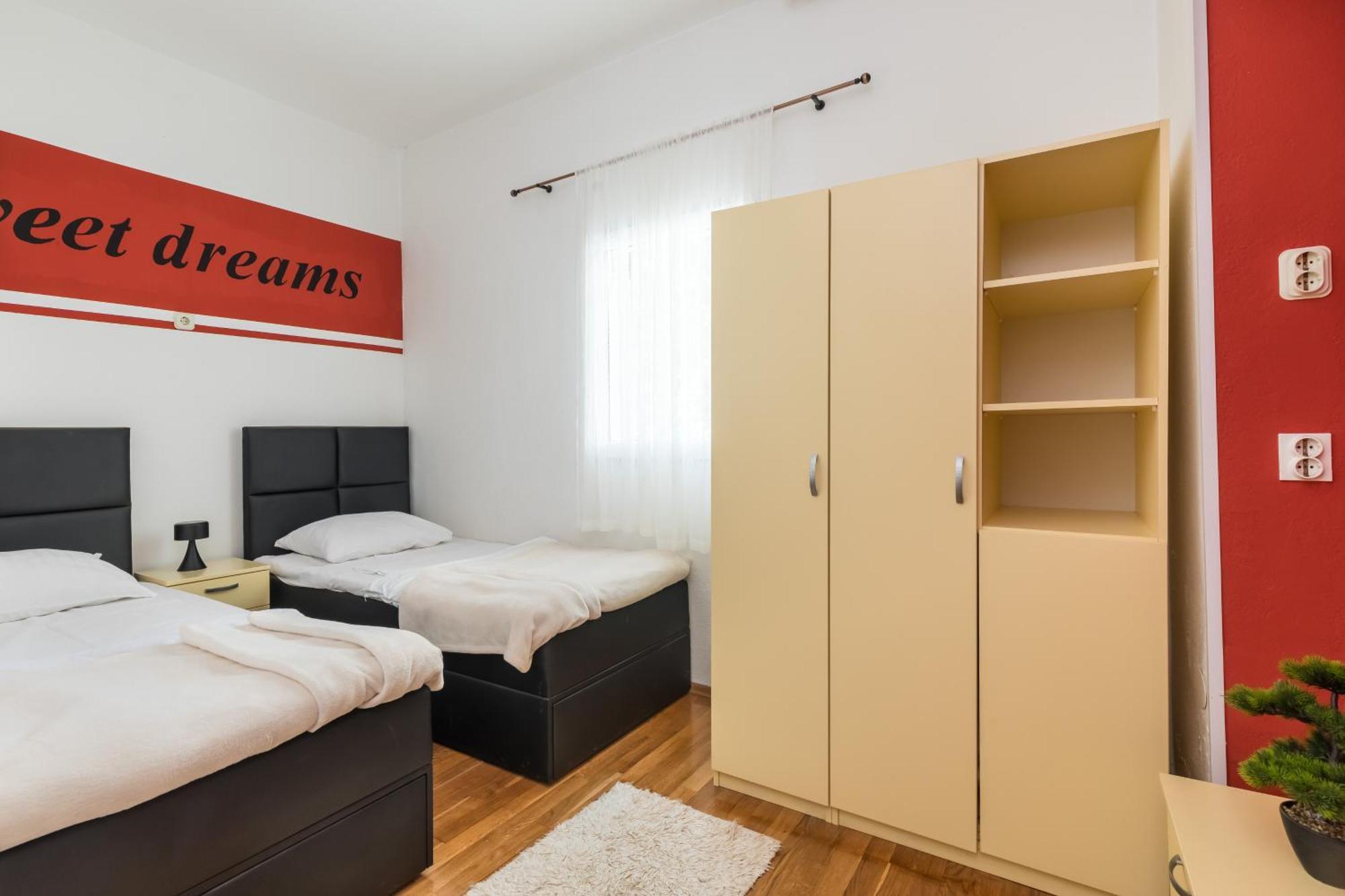 Sweet Dreams Apartman Sutivan Kültér fotó